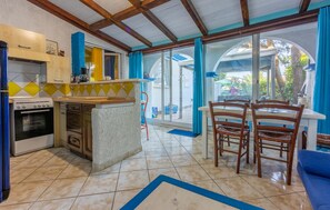 Fridge, oven, stovetop, coffee/tea maker - Cozy apartment in Banjole (Banjole)