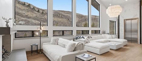 TV, fireplace, ping pong