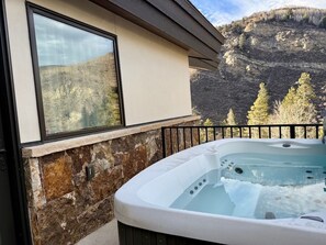 Tina de hidromasaje al aire libre