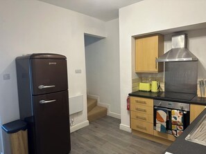 ميكروويف، فرن، موقد طهي مسطح، غلّاية كهربائية