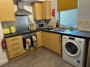 ميكروويف، فرن، موقد طهي مسطح، غلّاية كهربائية