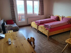 Basic Double or Twin Room, Mountain View | Free WiFi