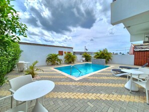 Piscine extérieure