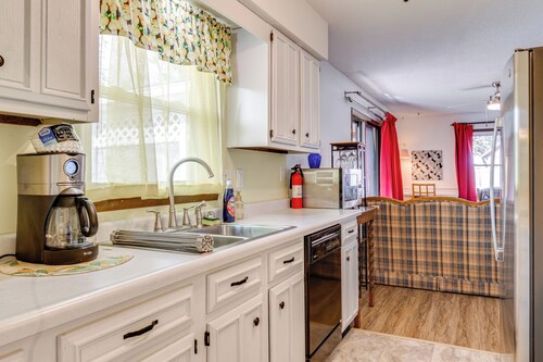 Peaceful 'Lemon Drop Inn' Retreat in Terre Haute