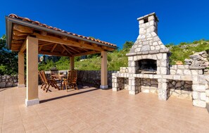 Outdoor dining - Awesome apartment in Krk with private swimming pool, can be inside or outside (Krk)