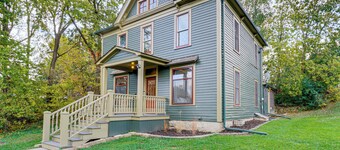 Near Colleges: Pet-Friendly Duplex in Northfield!