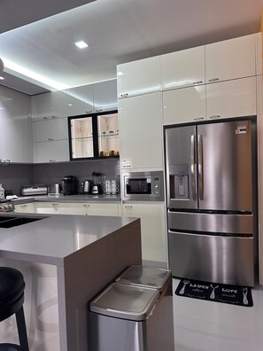 Microwave, oven, stovetop, dishwasher