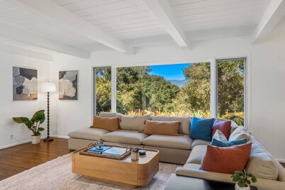 2 Acre Coastal Farmstead - Pet, RV, Horse Friendly