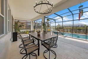 House | 6 bedrooms - Themed 6BR Home Game Room Pool Sleeps 16 (Davenport)