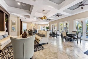 House - Themed 6BR Home Game Room Pool Sleeps 16 (Davenport)