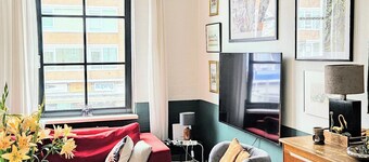 Cozy 1 bedroom apartment facing canal