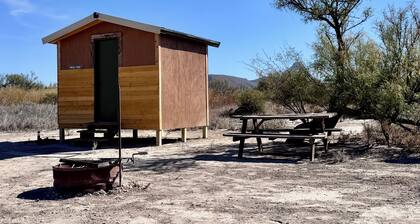 New Build 4 person Bunkhouse 5 acres
Prickly Pear Cabin near Big Bend NP & SP