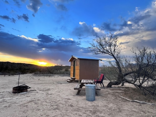 New Build 4 person Bunkhouse 5 acres 
Prickly Pear Cabin near Big Bend NP & SP