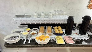 Free daily buffet breakfast - Pousada Águas Claras (Bonito)