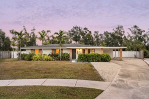 Exterior - Olive Tree Oasis | 4/2 w/ Hot Tub + Heated Pool (Sarasota)