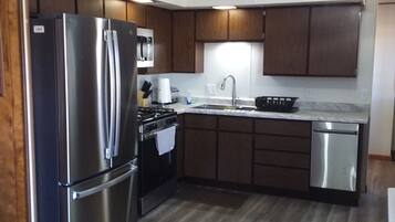 Mikrowelle, Ofen, Herdplatte, Geschirrspüler