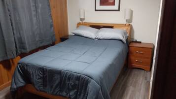 3 makuuhuonetta, silitysrauta/-lauta, Wi-Fi, vuodevaatteet