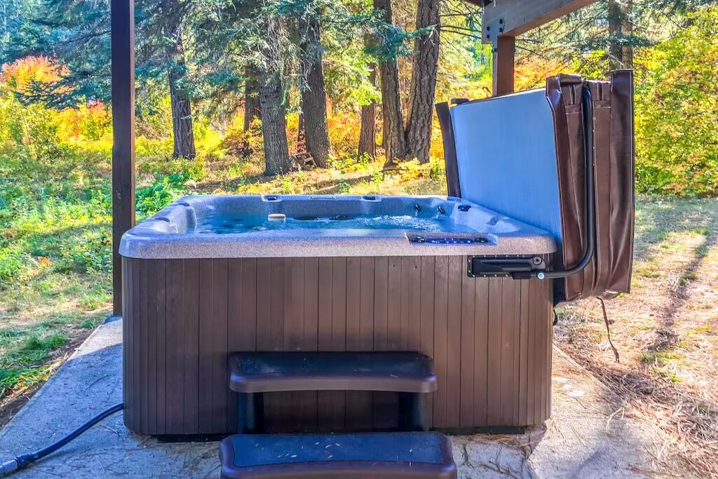 Bañera de hidromasaje al aire libre