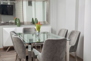 تناول الطعام