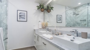 Shower, hair dryer, towels - Family Paradise! Enjoy The Great Encantame Towers, Sleep In Luxury Encantame Viento 901 (Puerto Peñasco)