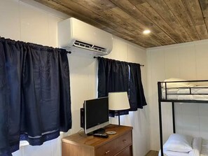 4 bedrooms, WiFi, bed sheets