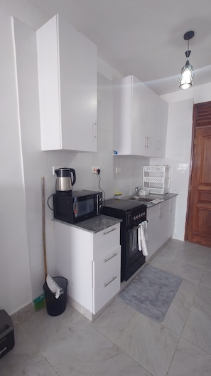 Mikroaaltouuni, uuni