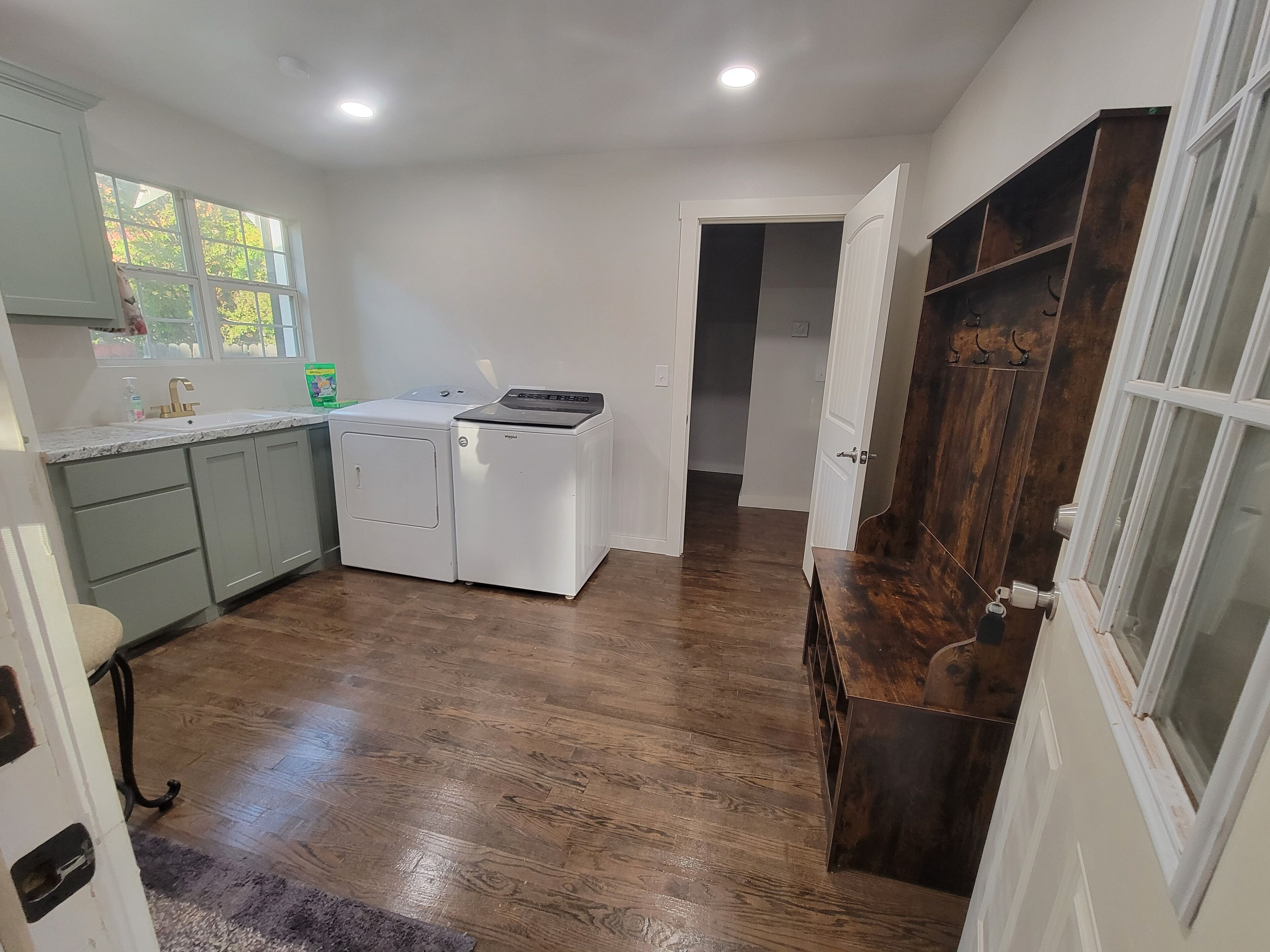 Microones, forn, placa de cuina i rentaplats 