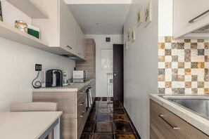 ميكروويف، فرن، موقد طهي مسطح، غسالة أطباق