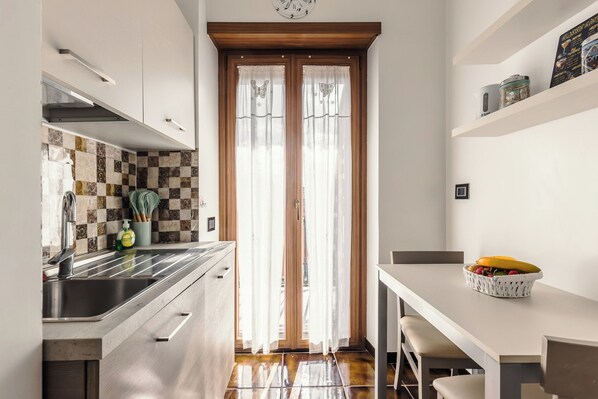 Mikrobølgeovn, ovn, opvaskemaskine