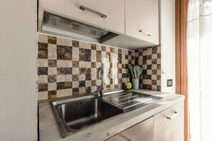 Mikrobølgeovn, ovn, opvaskemaskine