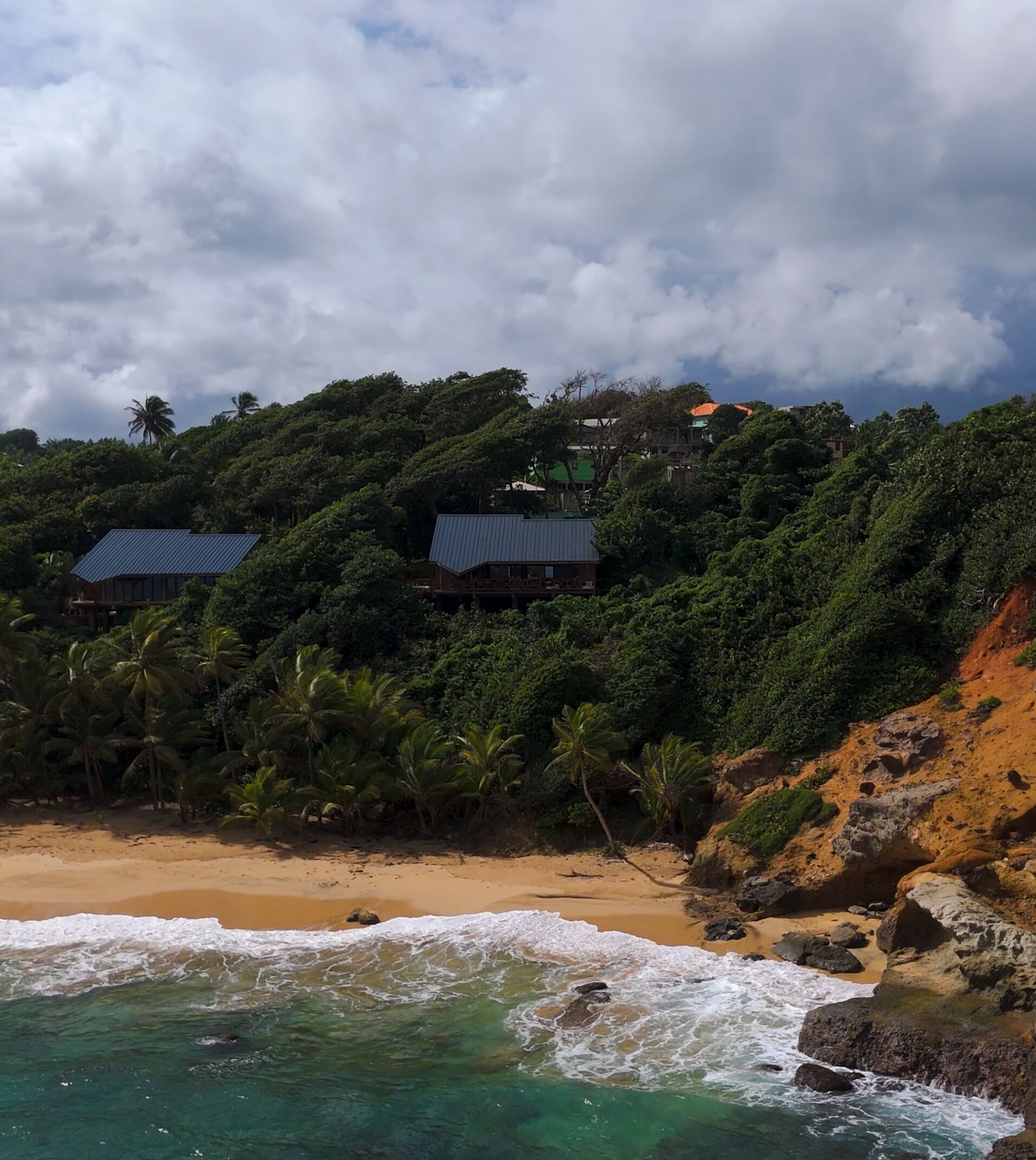 Plage, chaises longues, serviettes de plage