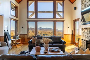 Smart TV, fireplace, video games, offices - Over The Top: Custom Luxury Home! Views, Hot Tub, Pool Table, Firepit, Claw Machine, More! (Banner Elk)