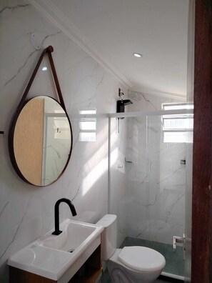 Shower, hair dryer, towels, soap - Best Location in Rio Vermelho, walking distance to the beach and fun (Salvador)