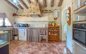 Fridge, oven, dishwasher - Stunning home in Mula (Mula)