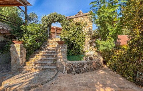 Stunning home in Mula