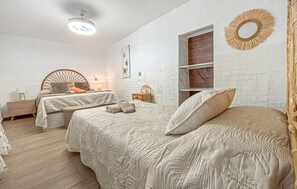 6 室のベッドルーム、アイロン / アイロン台、WiFi (無料)