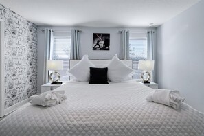 5 bedrooms, iron/ironing board, travel cot, free WiFi - The villa where dreams come true! (Davenport)