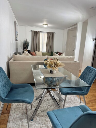 Julie's Cozy Haven - Peaceful 2BR Retreat