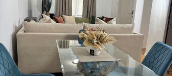 Julie's Cozy Haven - Peaceful 2BR Retreat