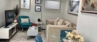 Julie's Cozy 2 Bedroom Basement Apartment