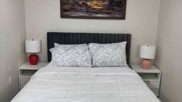 2 slaapkamers, een strijkplank/strijkijzer, wifi, beddengoed