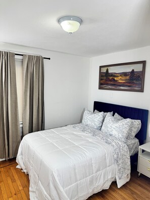 2 habitaciones, tabla de planchar con plancha, wifi y ropa de cama