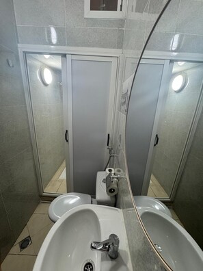 Towels, soap, toilet paper - Authentic apartment - 7 min Hay Riad (Temara)