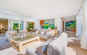 TV, fireplace - Nice home in Portopetro with private swimming pool, can be inside or outside (Portopetro)