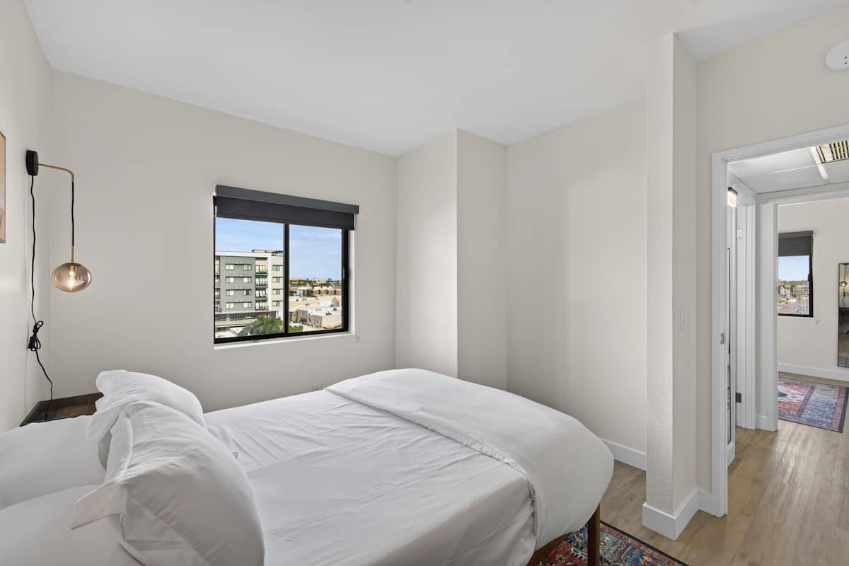 WiFi (free), bed sheets