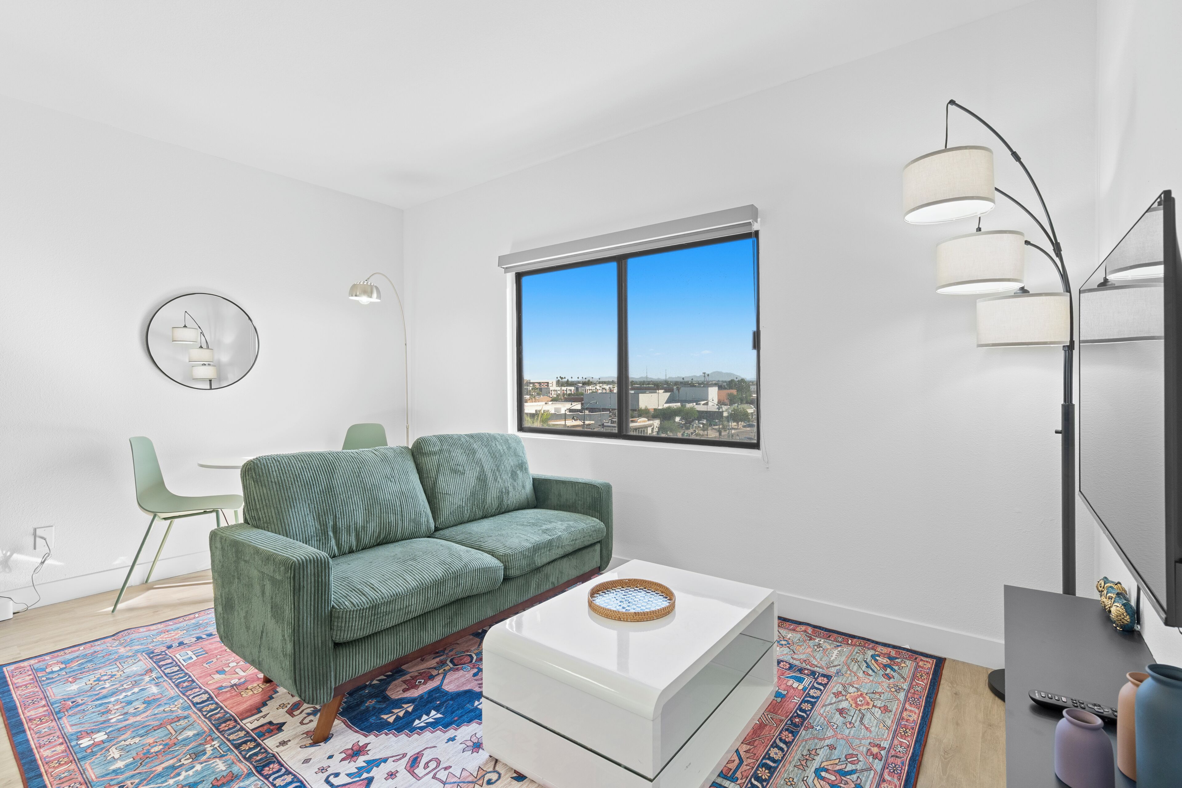 40–tuumainen äly-TV, jossa digitaalikanavat