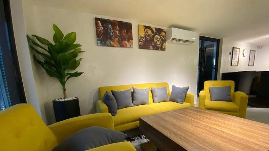 Five Clover Hotel Ilupeju