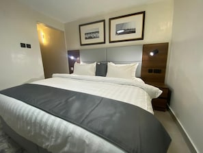 Habitación superior | Escritorio, espacio para trabajar con laptop y wifi gratis