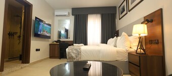 伊盧佩朱五葉飯店  