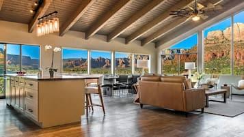 TV, fireplace, stereo